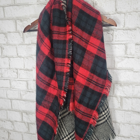 Nordstrom plaid print blanket scarf - Picture 16 of 16